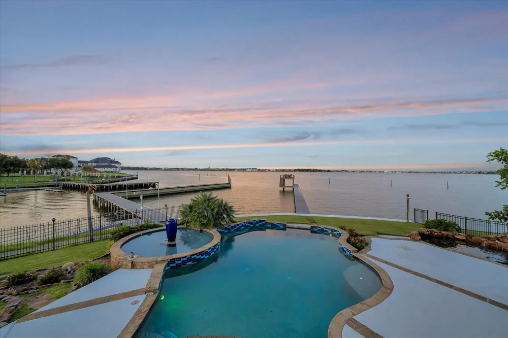 2240 Marina Way Kemah, TX 77565