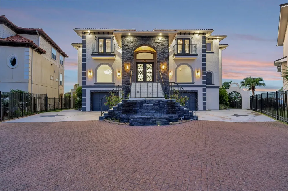 2240 Marina Way Kemah, TX 77565