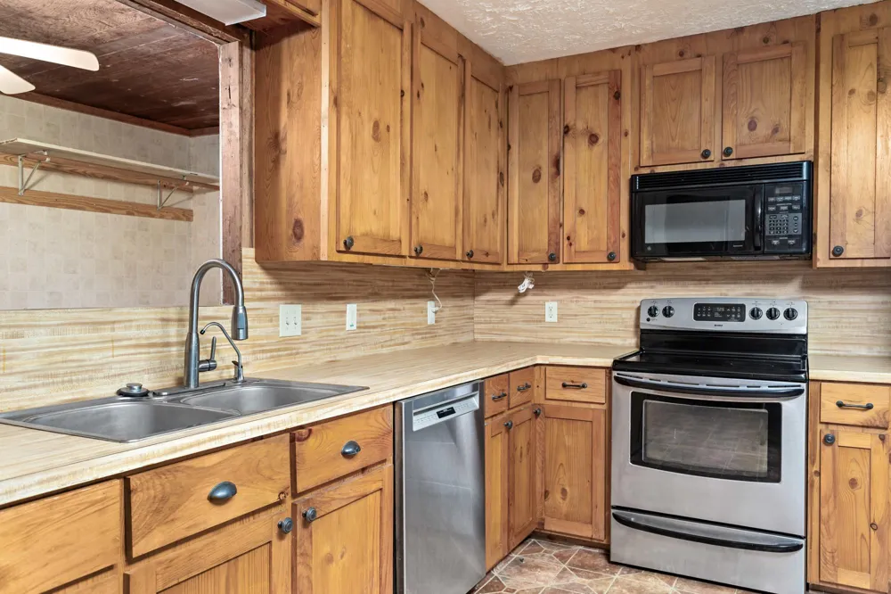 2830 Fm 1943 Rd W Warren, TX 77664