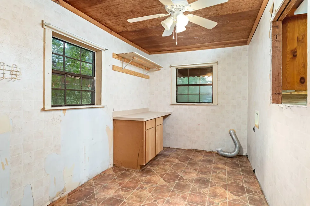 2830 Fm 1943 Rd W Warren, TX 77664