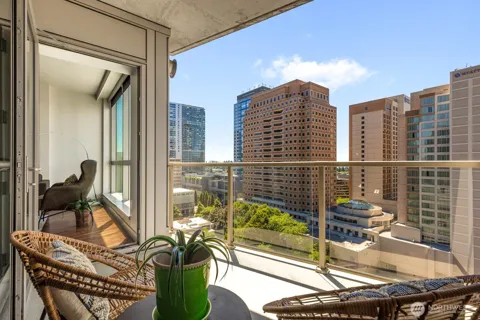 10610 NE 9th Place #1603