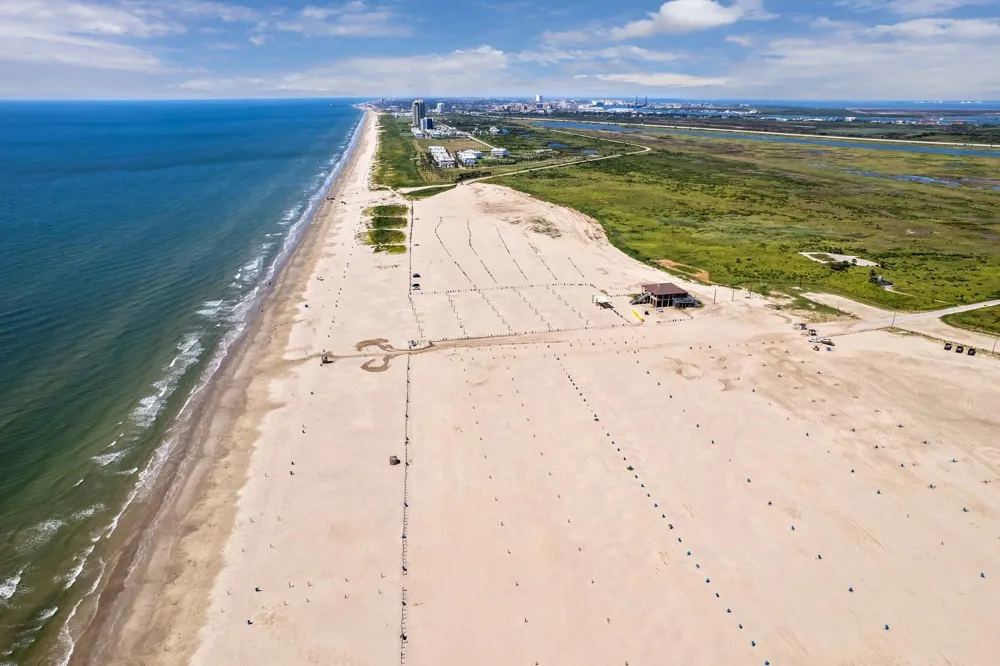 1310 Maui Drive Tiki Island, TX 77554
