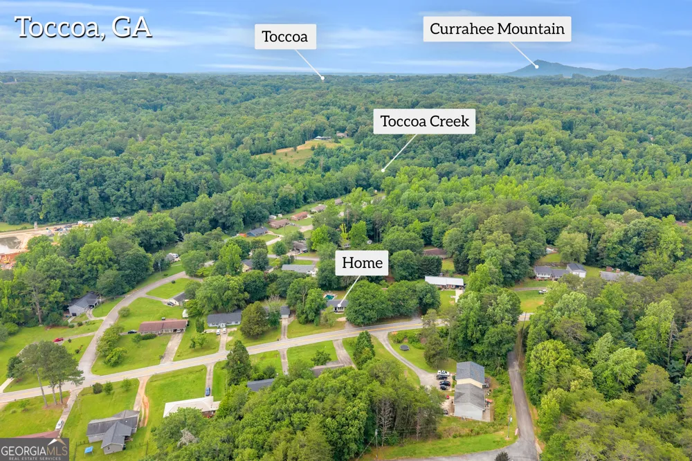 372 Scenic DR Toccoa, GA 30577