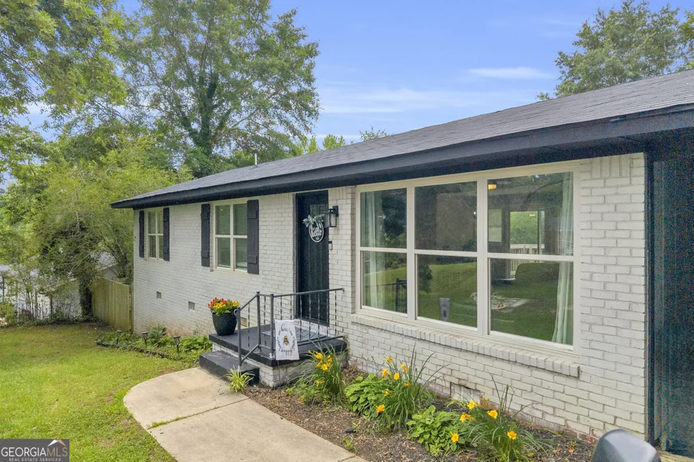 372 Scenic DR Toccoa, GA 30577