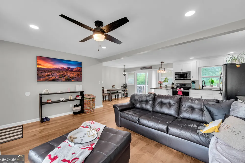 372 Scenic DR Toccoa, GA 30577