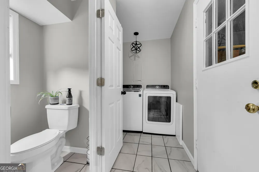 372 Scenic DR Toccoa, GA 30577