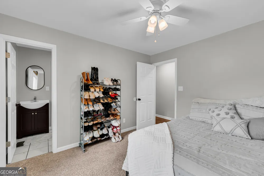 372 Scenic DR Toccoa, GA 30577