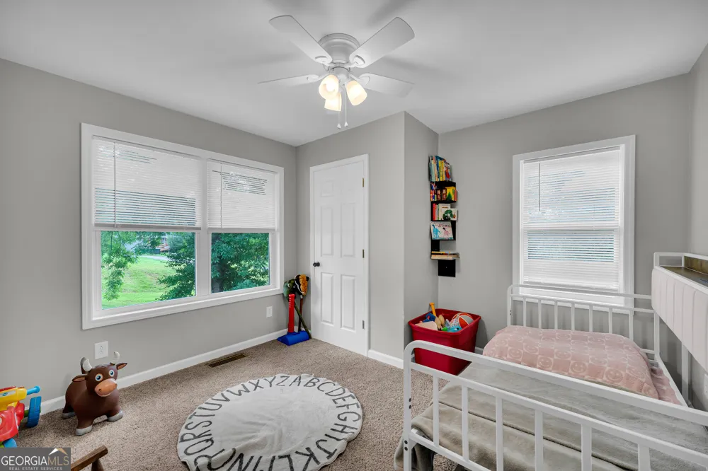 372 Scenic DR Toccoa, GA 30577