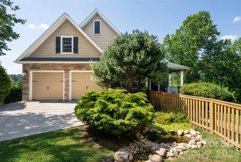 33 Bridle Path Drive Barnardsville, NC 28709