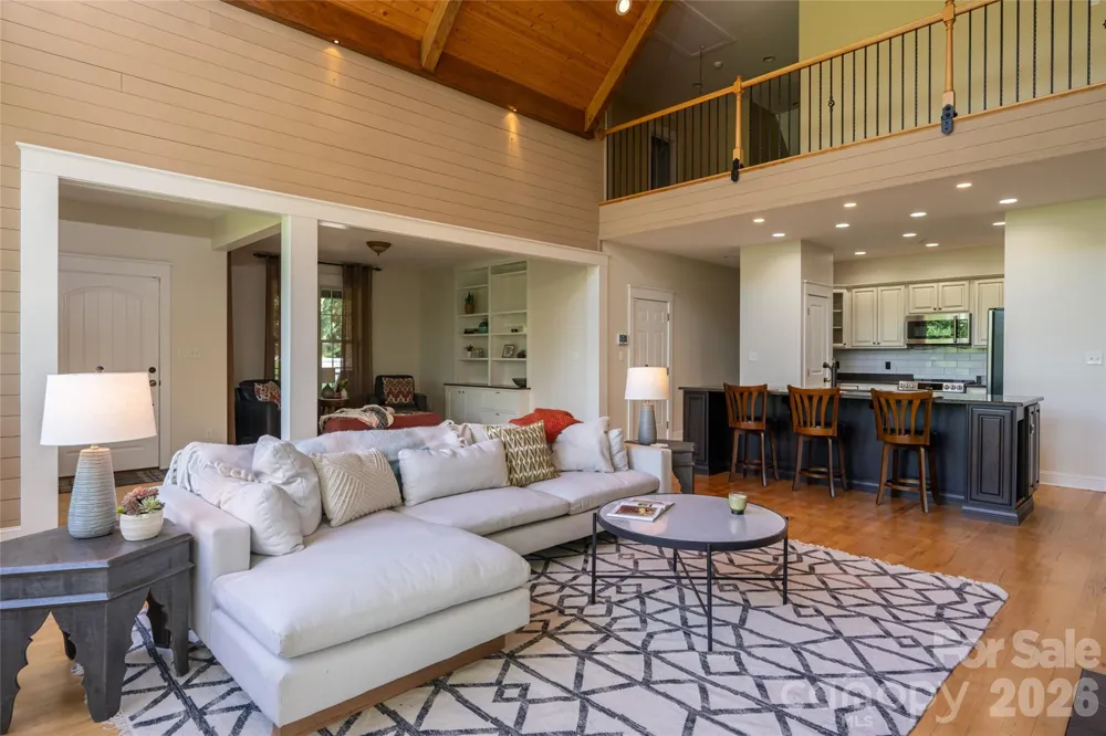 33 Bridle Path Drive Barnardsville, NC 28709