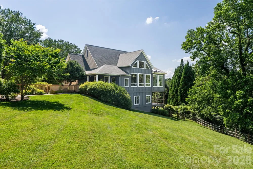 33 Bridle Path Drive Barnardsville, NC 28709