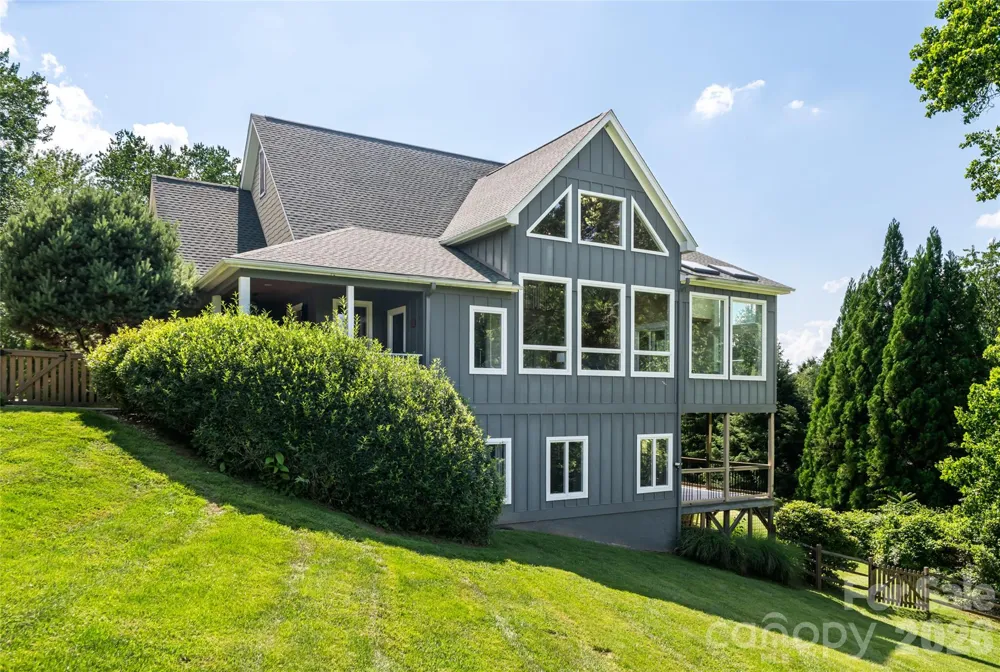 33 Bridle Path Drive Barnardsville, NC 28709
