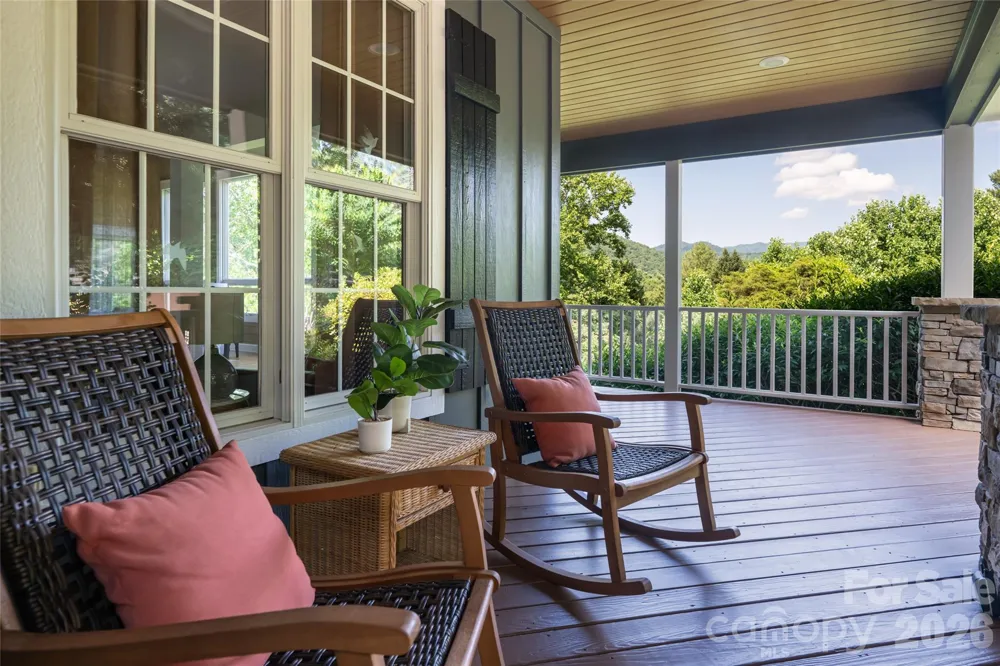 33 Bridle Path Drive Barnardsville, NC 28709