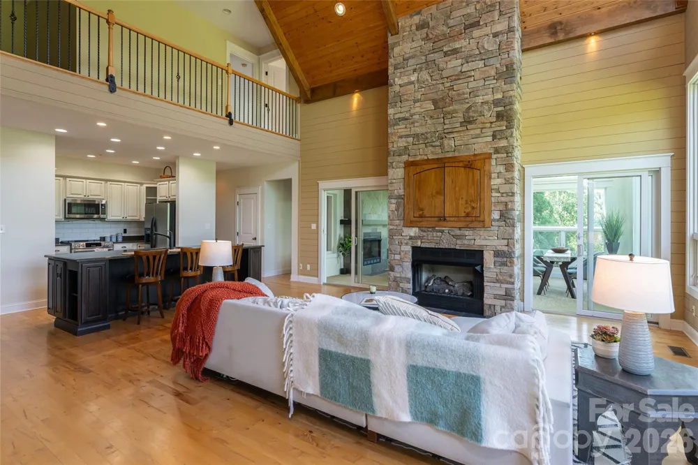 33 Bridle Path Drive Barnardsville, NC 28709