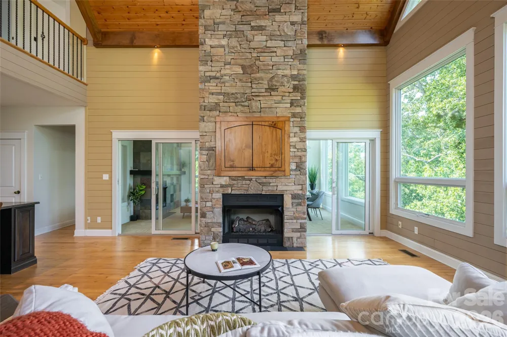 33 Bridle Path Drive Barnardsville, NC 28709