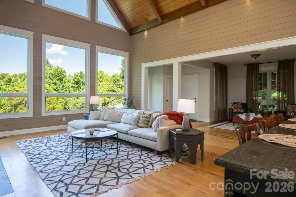 33 Bridle Path Drive Barnardsville, NC 28709
