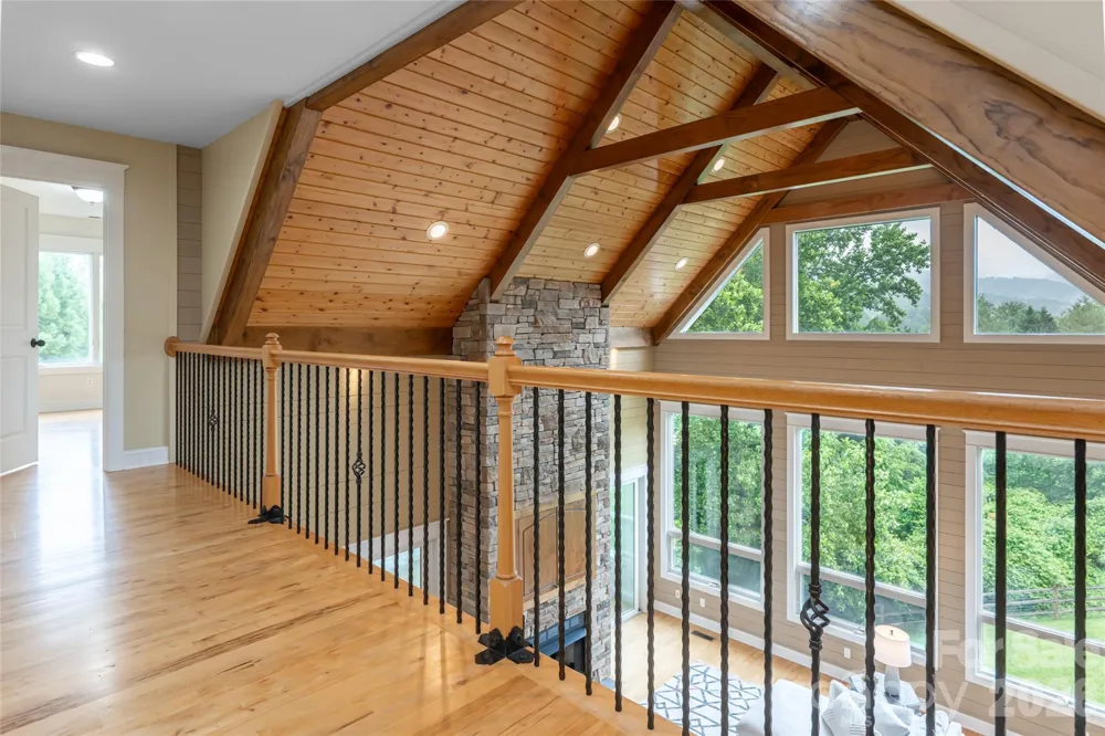 33 Bridle Path Drive Barnardsville, NC 28709