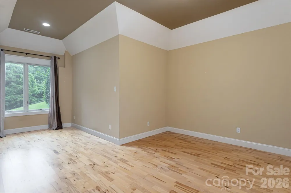 33 Bridle Path Drive Barnardsville, NC 28709