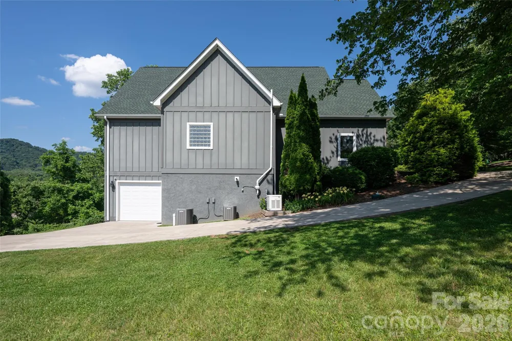 33 Bridle Path Drive Barnardsville, NC 28709