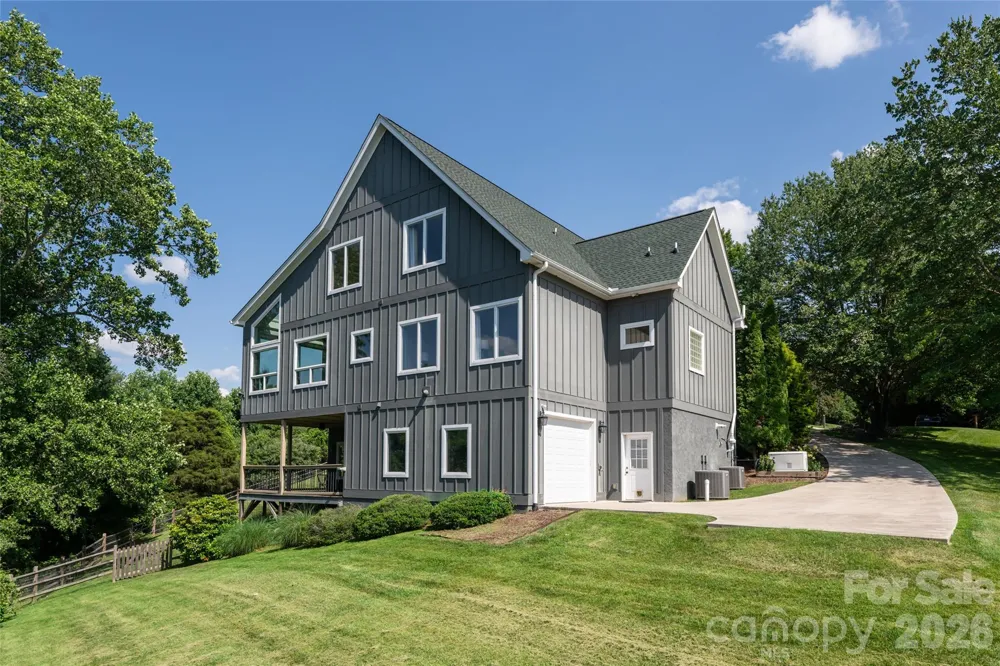 33 Bridle Path Drive Barnardsville, NC 28709