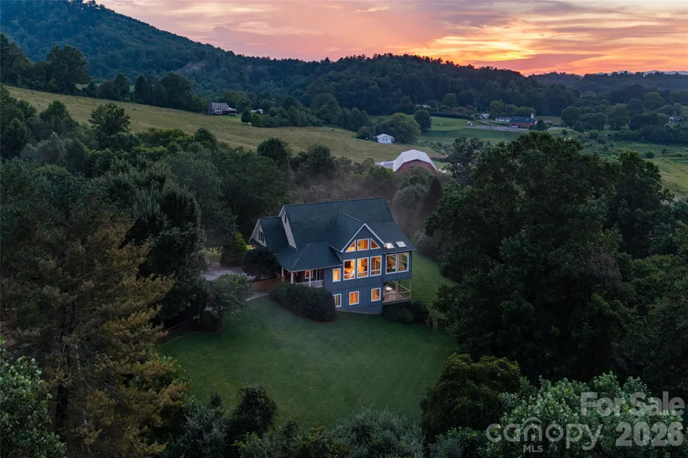 33 Bridle Path Drive Barnardsville, NC 28709