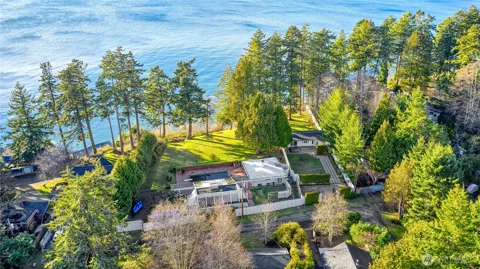 345 Gulf View Crescent