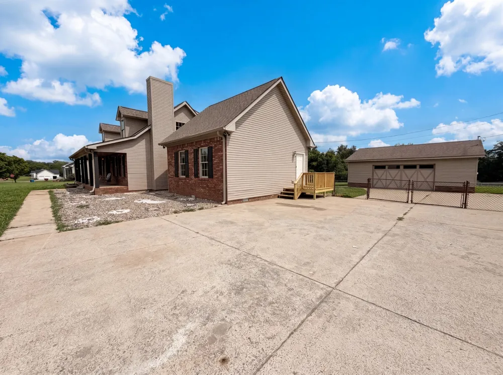 4523 Atkins Rd Cedar Hill, TN 37032