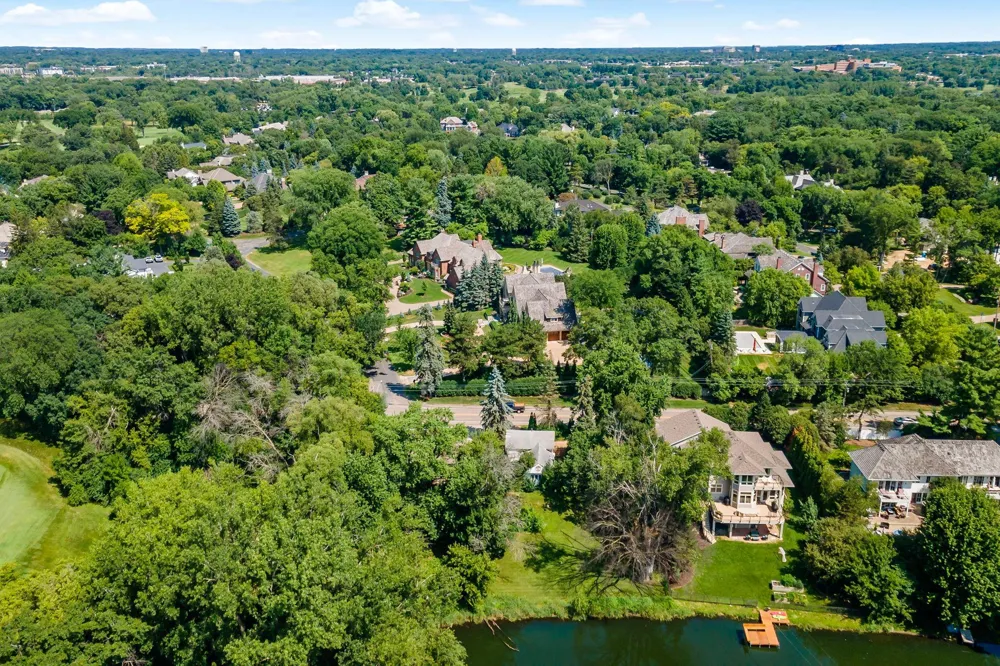 5801x Interlachen Boulevard Edina, MN 55436