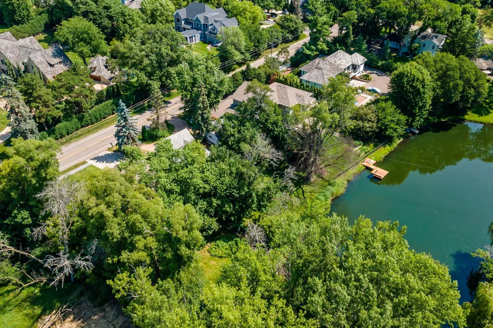 5801x Interlachen Boulevard Edina, MN 55436