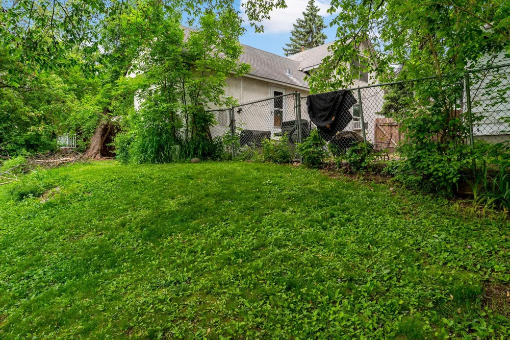 5801x Interlachen Boulevard Edina, MN 55436