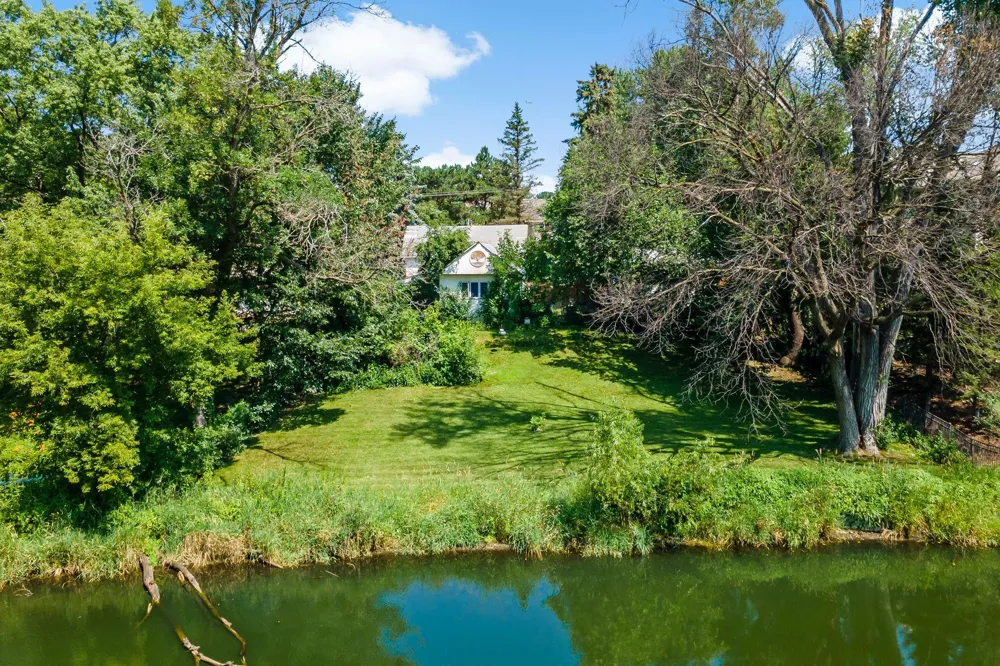 5801x Interlachen Boulevard Edina, MN 55436