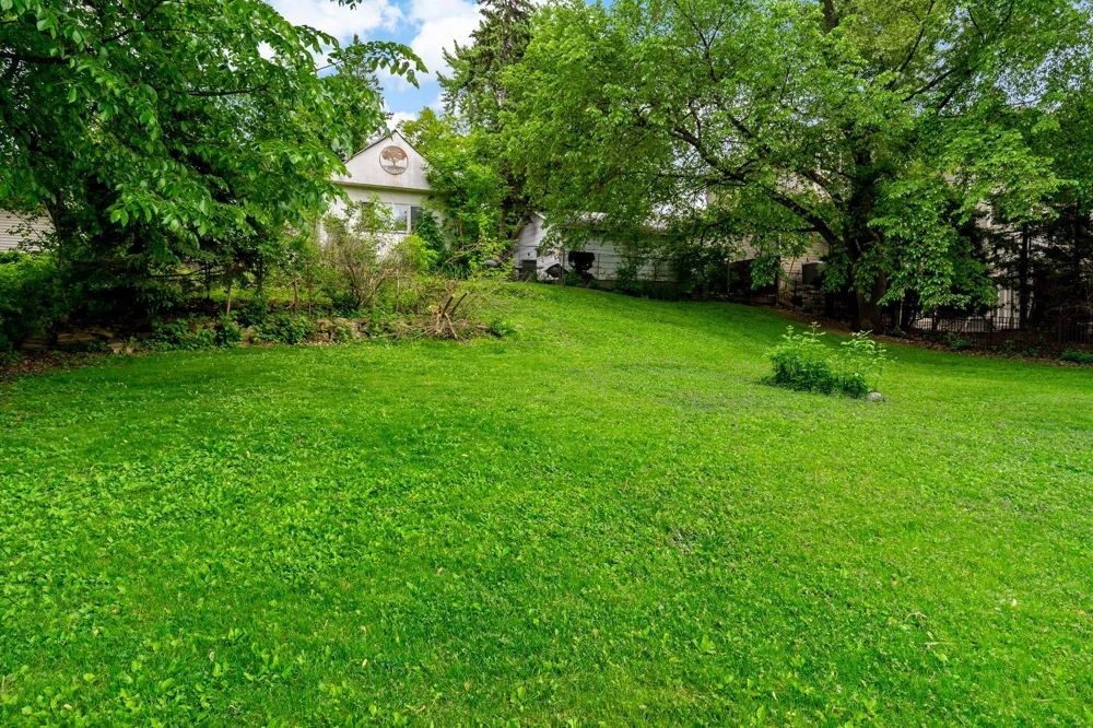 5801x Interlachen Boulevard Edina, MN 55436