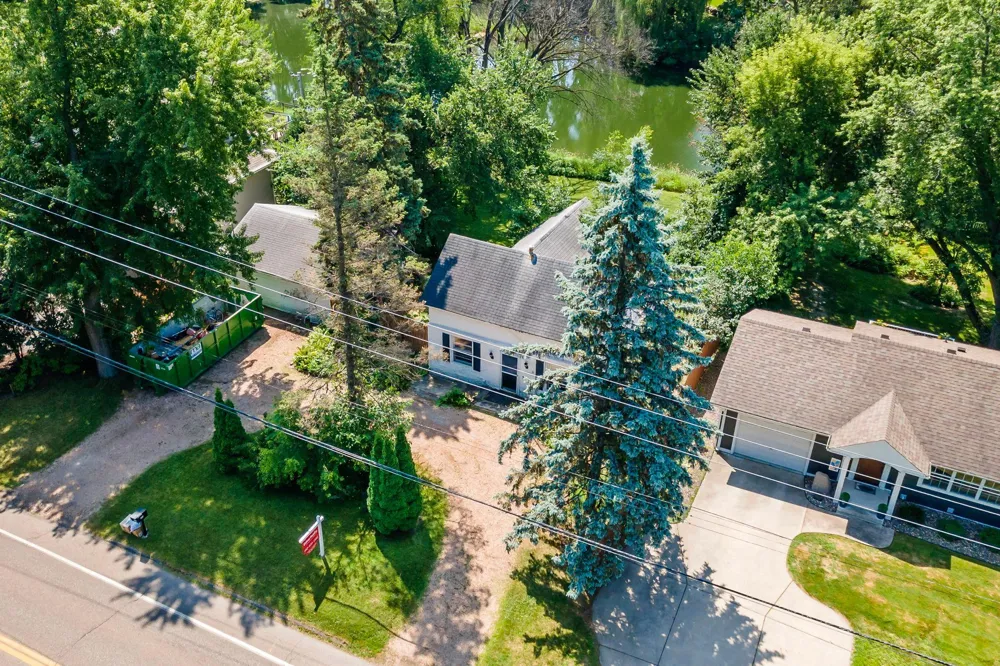 5801x Interlachen Boulevard Edina, MN 55436