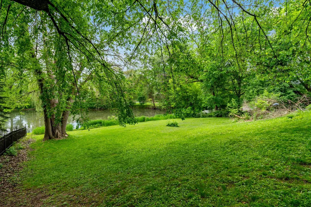 5801x Interlachen Boulevard Edina, MN 55436