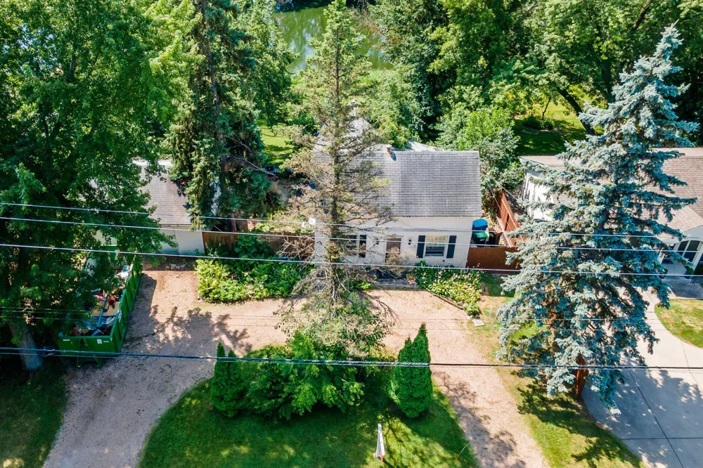 5801x Interlachen Boulevard Edina, MN 55436