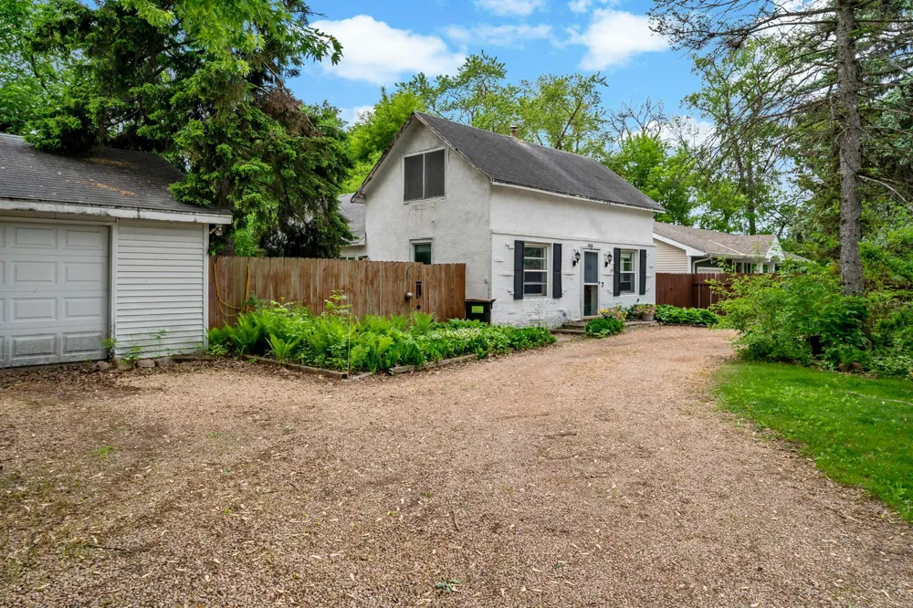 5801x Interlachen Boulevard Edina, MN 55436