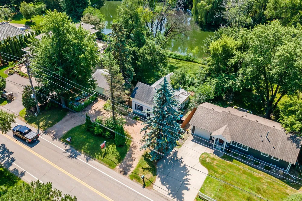 5801x Interlachen Boulevard Edina, MN 55436