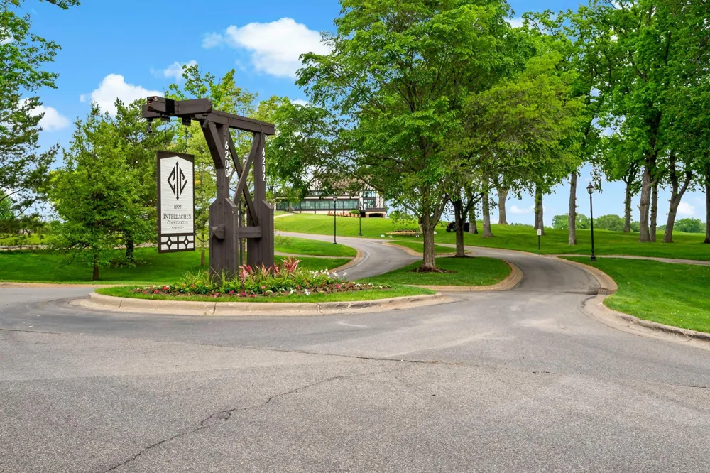 5801x Interlachen Boulevard Edina, MN 55436