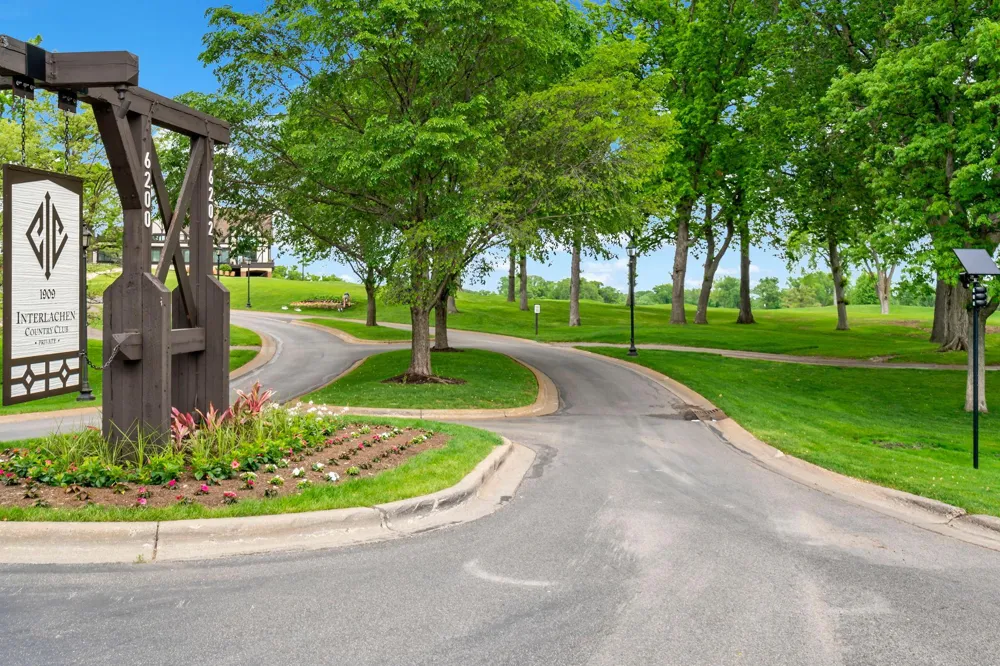 5801x Interlachen Boulevard Edina, MN 55436