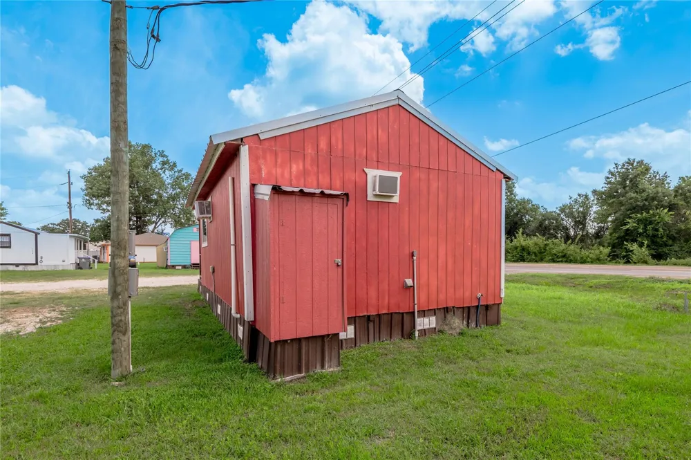 2094 S Robb Street Trinity, TX 75862
