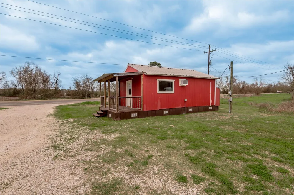 2094 S Robb Street Trinity, TX 75862