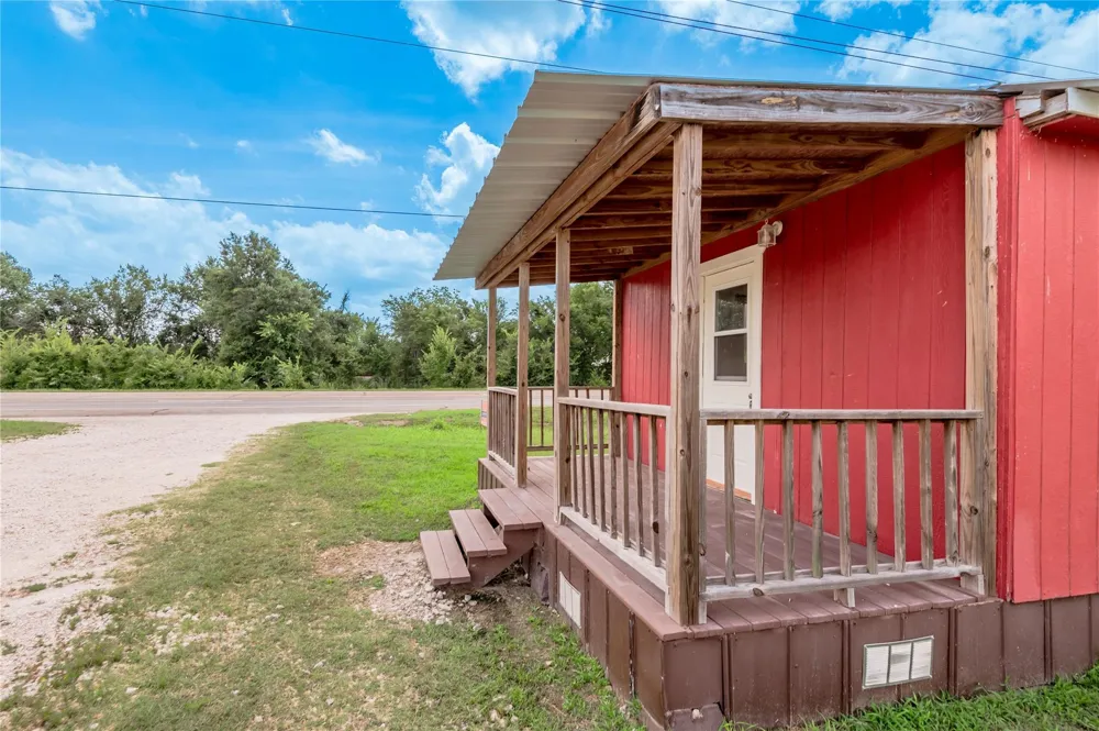 2094 S Robb Street Trinity, TX 75862