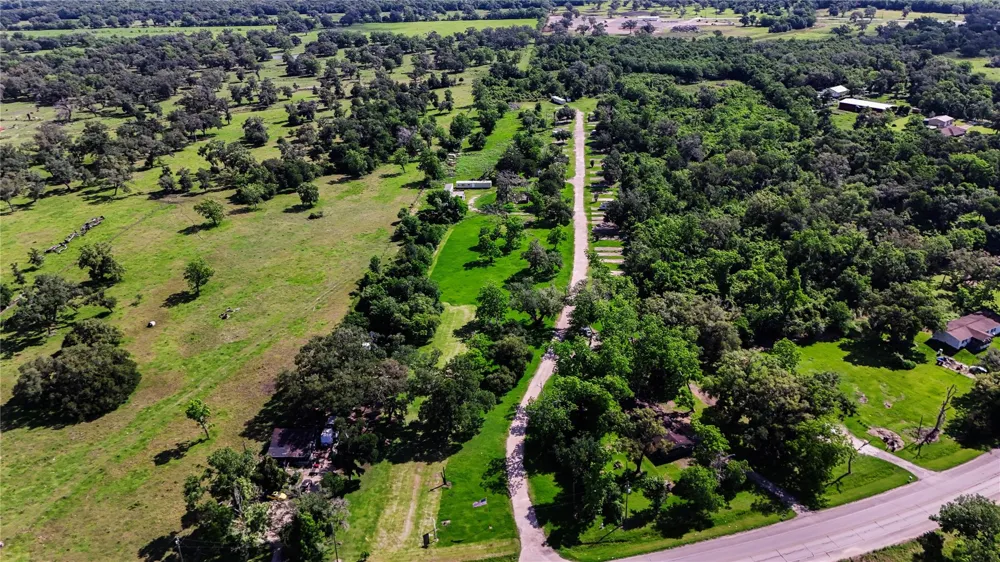 9339 Fm 524 Road Sweeny, TX 77480