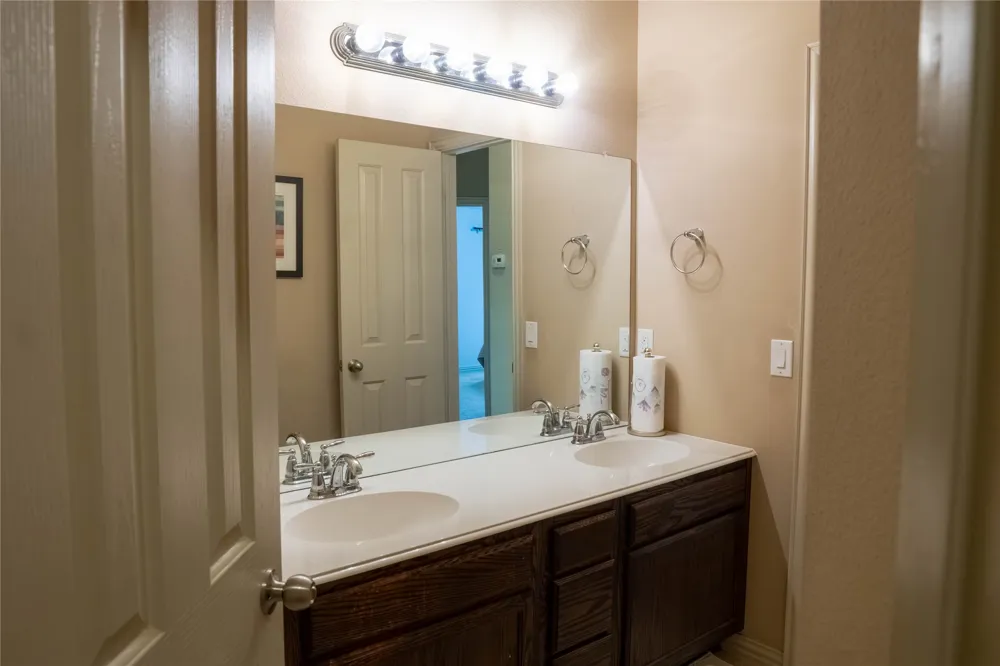 6956 Alcala Grand Prairie, TX 75054