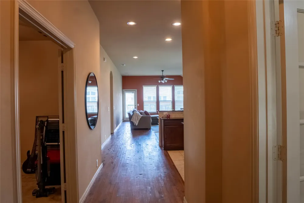 6956 Alcala Grand Prairie, TX 75054