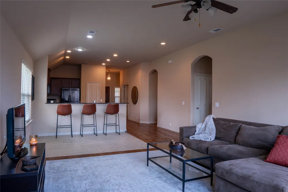 6956 Alcala Grand Prairie, TX 75054