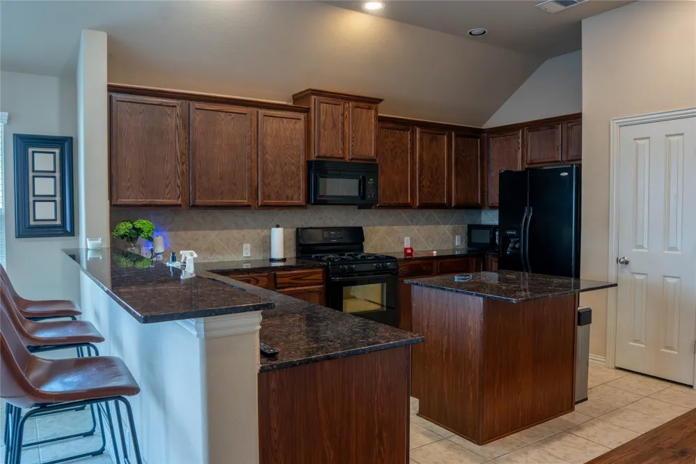 6956 Alcala Grand Prairie, TX 75054