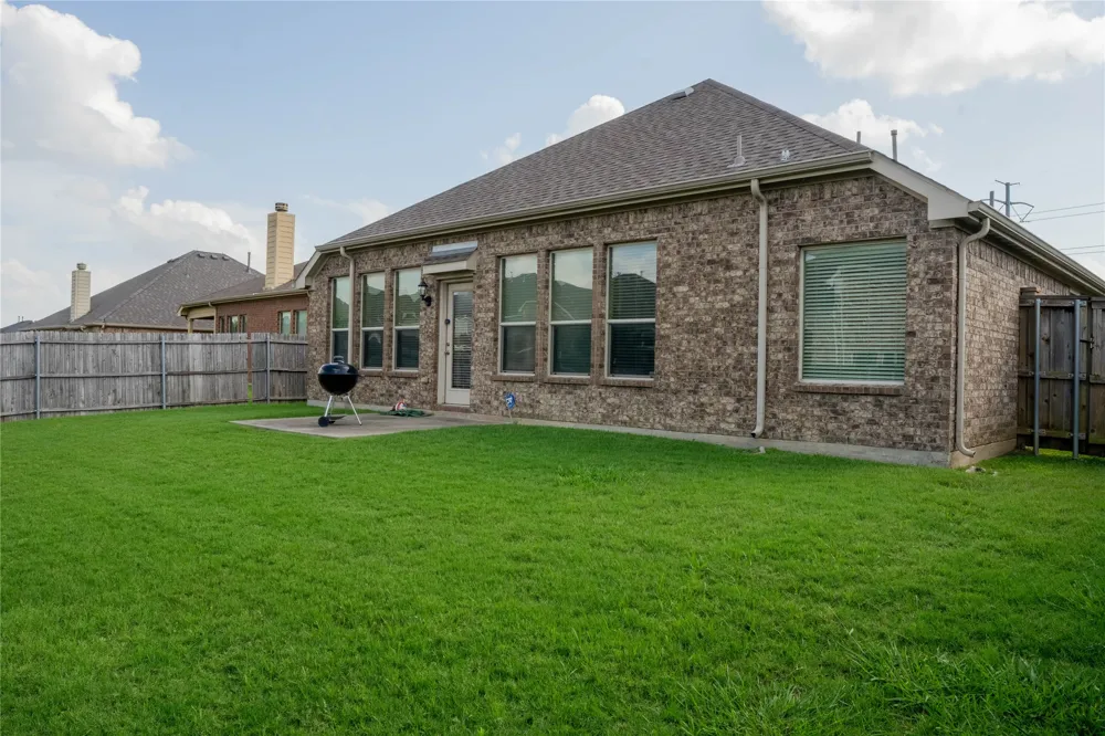 6956 Alcala Grand Prairie, TX 75054