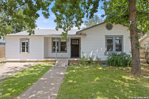 106 W Mulberry