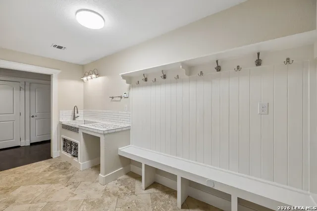741 County Road 351 Hondo, TX 78861